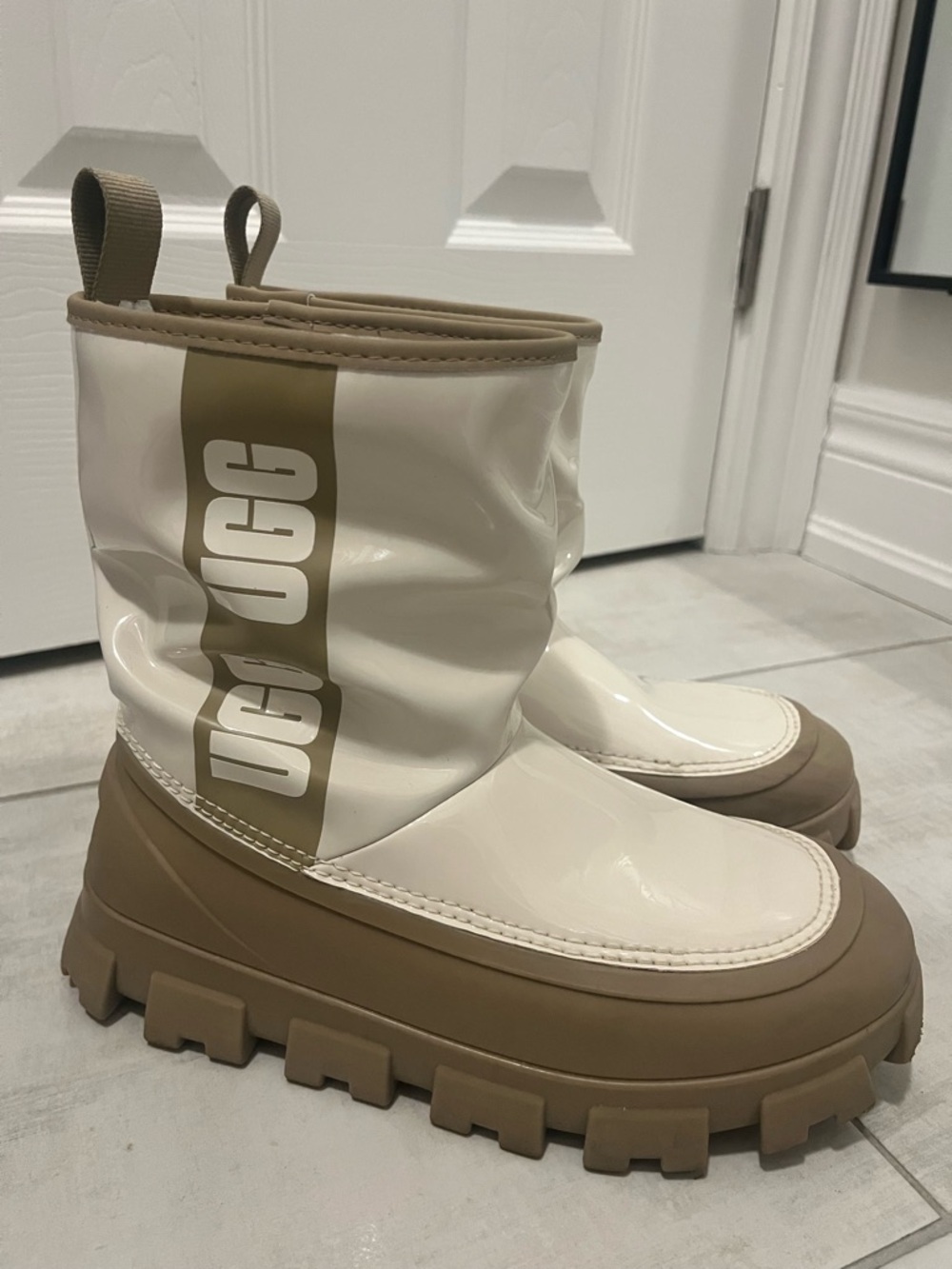 UGG women’s classic Brellah mini rain boot in mustard with fur inner lining